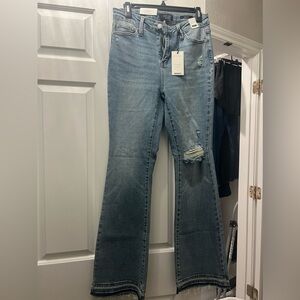 Judy Blue 5/7 Bootcut Distressed Jeans 31” inseam
NWT
Never worn